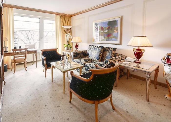 Hotell Bernstein Kastania 4*