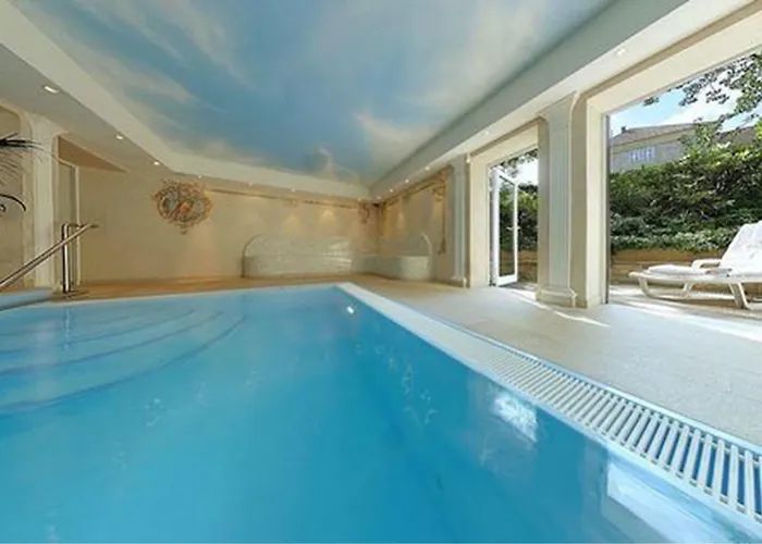 Bernstein Kastania Hotell 4*