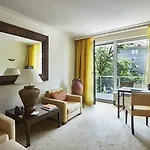 Bernstein Kastania Hotel 4*