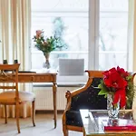 Bernstein Kastania 4* Berlin