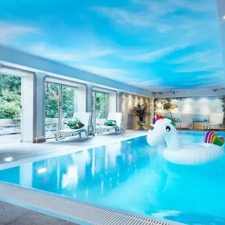 Bernstein Kastania Hotell