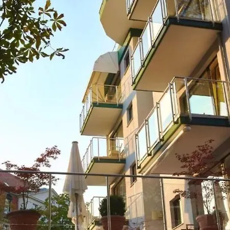 Bernstein Kastania Hotell 4*