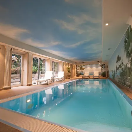 Bernstein Kastania 4* Berlin