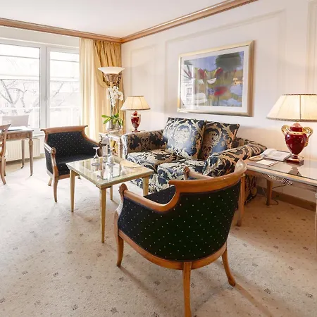 Hotell Bernstein Kastania 4*