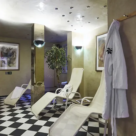 Bernstein Kastania Hotell 4*