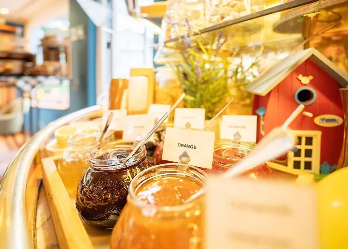 Bernstein Kastania 4* ברלין