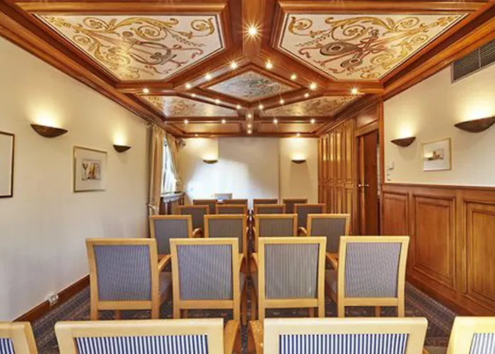 מלון Bernstein Kastania 4*