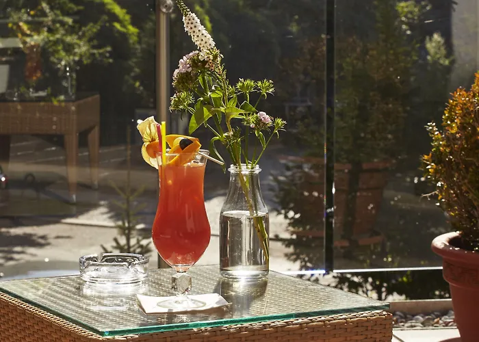 Bernstein Kastania מלון