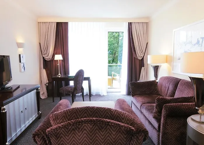 Bernstein Kastania 4*