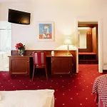 Bernstein Kastania Hotel 4*