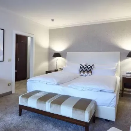 Bernstein Kastania Otel 4*