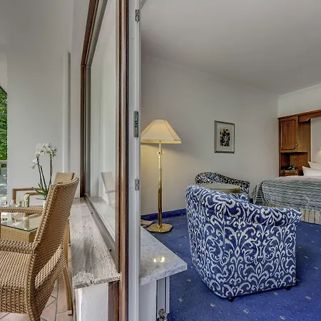 Bernstein Kastania فندق