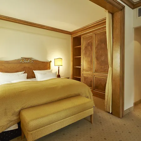 Bernstein Kastania فندق